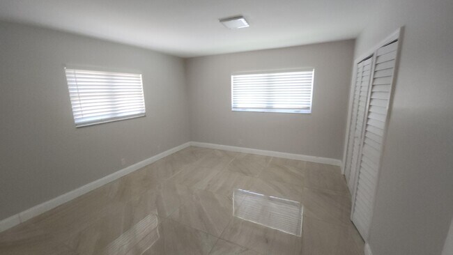 Building Photo - 1311 SW 12th Ave