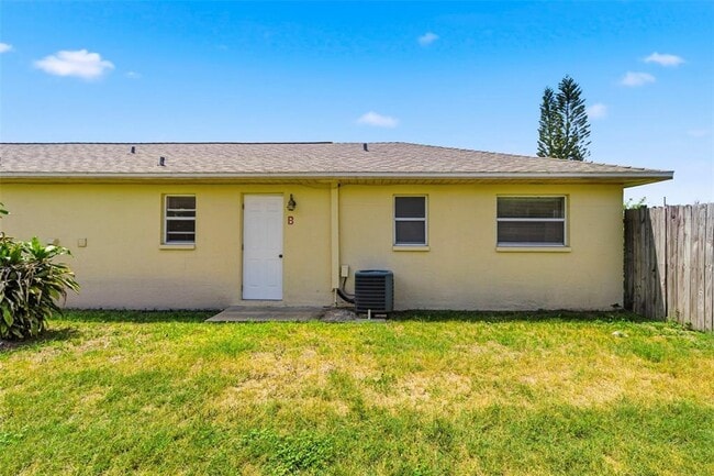 Building Photo - 3052 Park Ln