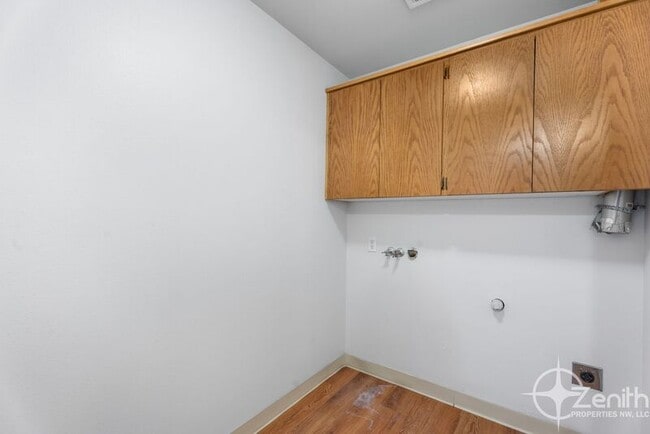 Building Photo - 5113 NE 77th Ave