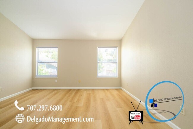 Building Photo - Completely remodeled Glen Cove 5 bed home