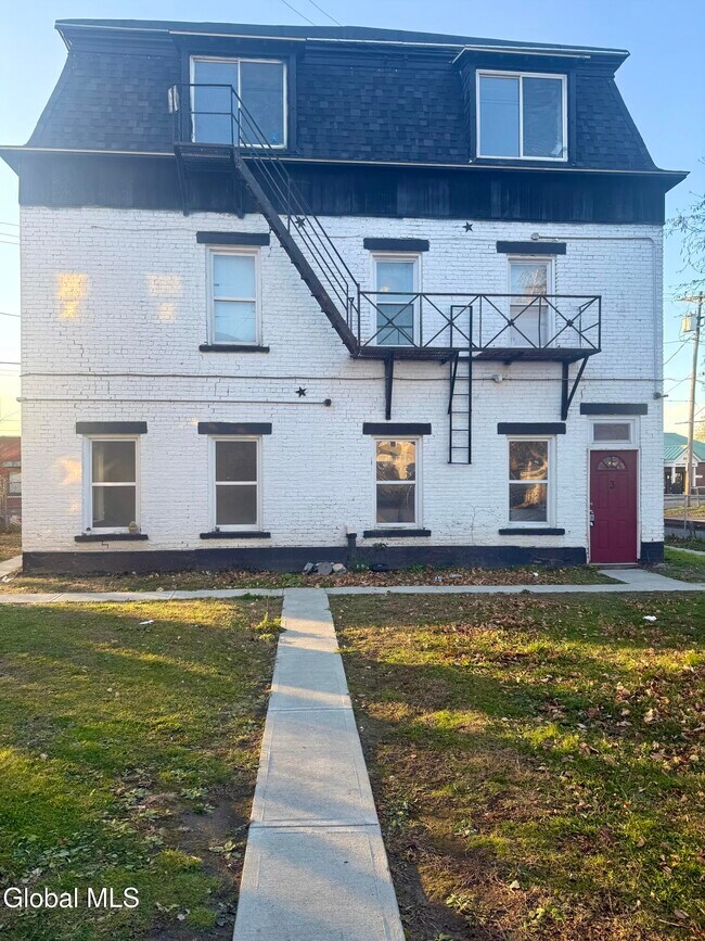 Building Photo - 290 2nd Ave