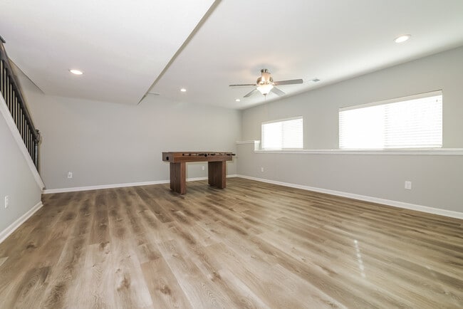 Building Photo - Fantastic 4bd/3ba home! Coming soon!