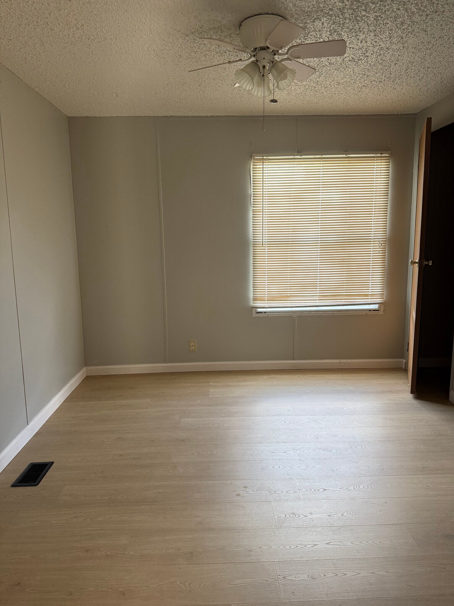 Building Photo - 970 Whippoorwill Way