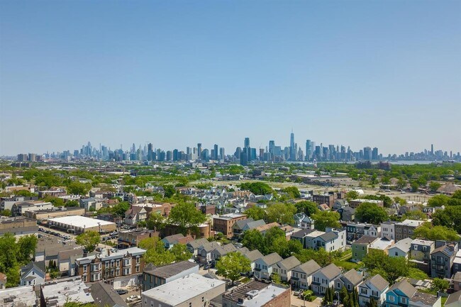 Building Photo - 85 Myrtle Ave