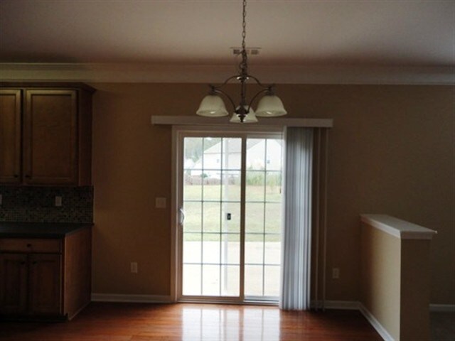 Building Photo - 105 Circle Grove Ct