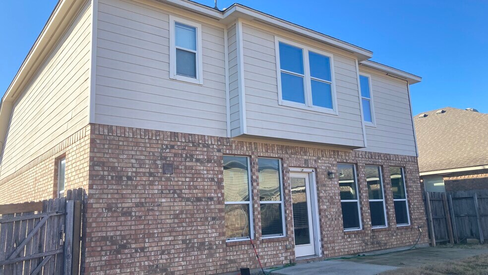 Building Photo - 340 Turquoise Dr