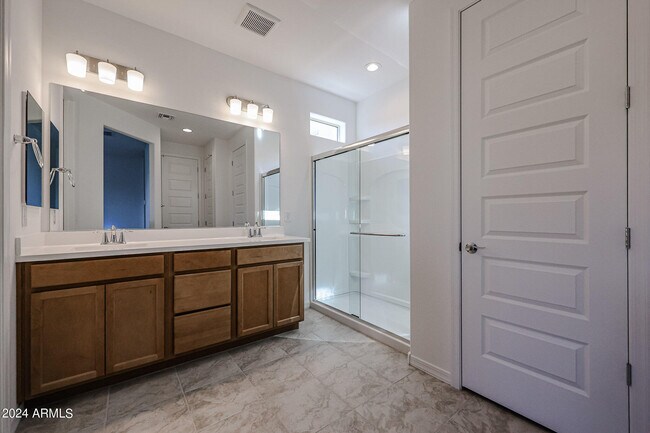 Building Photo - 8907 W Colter St