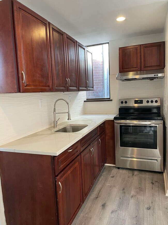 Building Photo - 1700 E Passyunk Ave