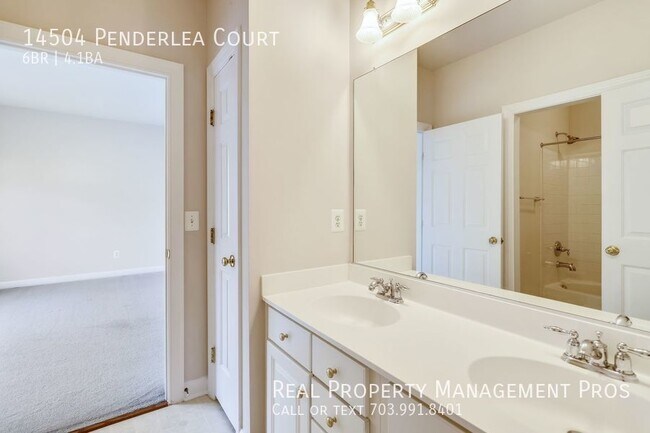 Building Photo - 14504 Penderlea Ct
