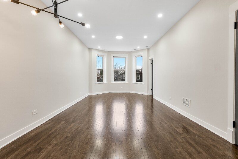 Building Photo - 1704 N Springfield Ave