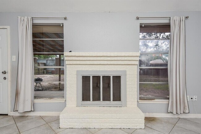 Building Photo - 19402 Leafwood Ln