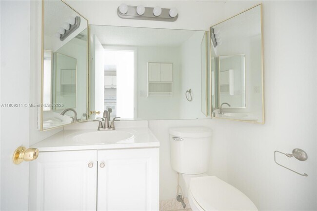 Building Photo - 404 NW 68th Ave