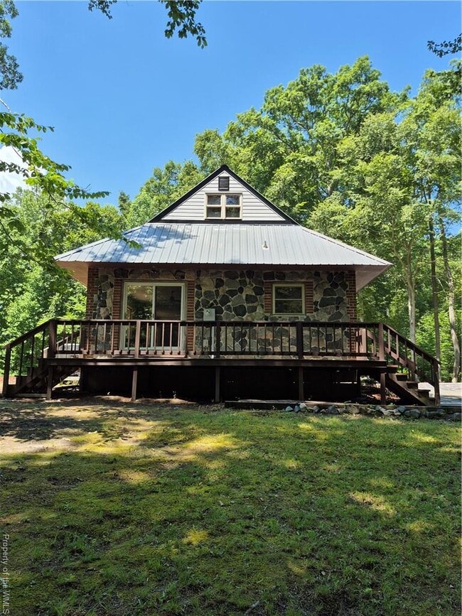 Building Photo - 9050 Higgins Rd
