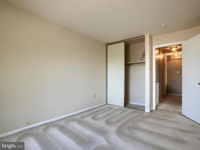 Building Photo - 110 Mews Dr