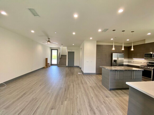 Building Photo - 6437 86th