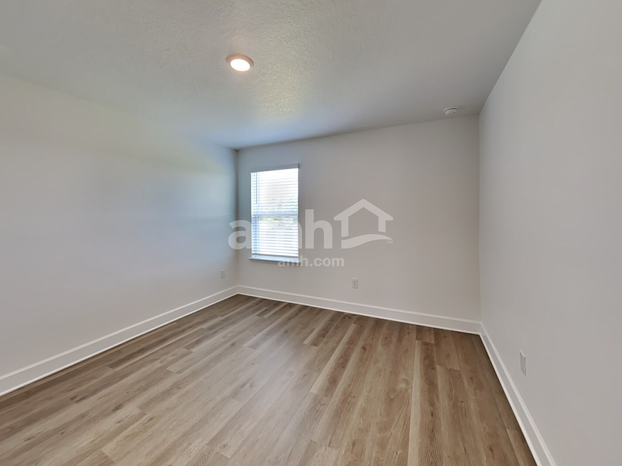 Building Photo - 37824 Dusty Saddle Ln