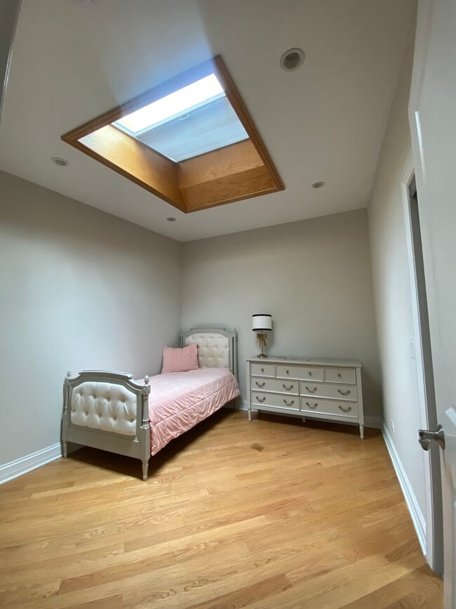 Building Photo - 4735 Locust Ave