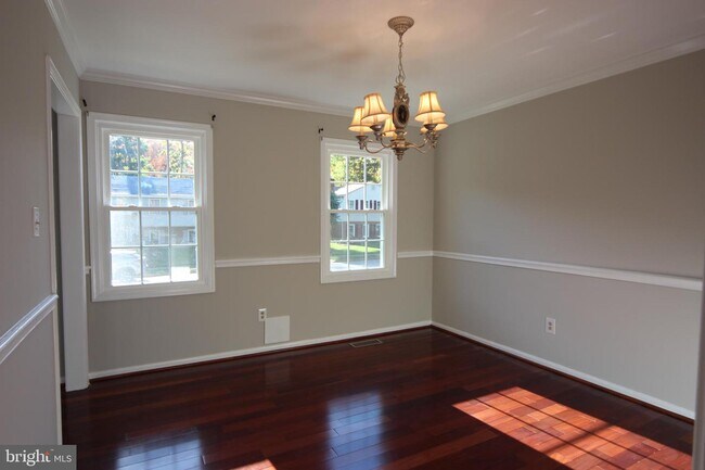 Building Photo - 6463 Honey Tree Ct