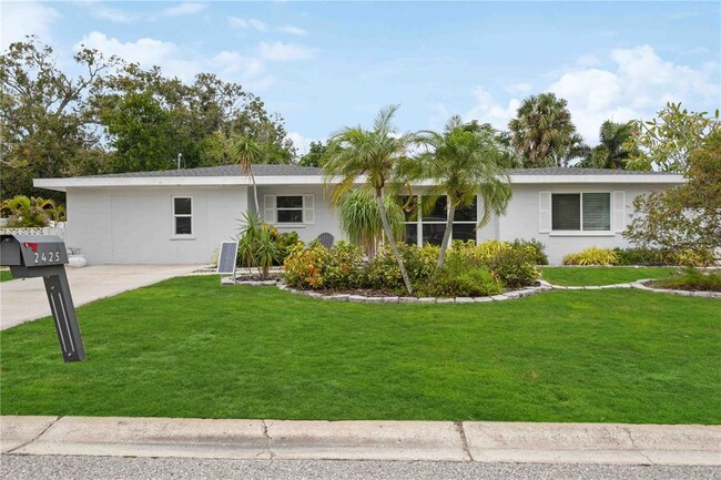 Primary Photo - 2425 Clematis St