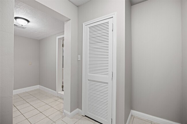 Building Photo - 4771 Teas Ct