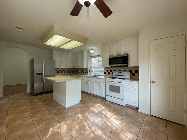 Building Photo - 17115 Cradle Cove Ct