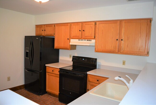 Building Photo - 361 Kent Ln