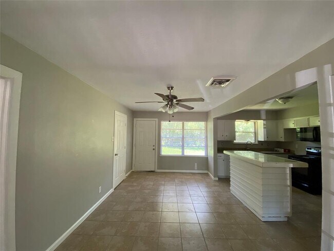 Building Photo - 5767 Flamingo Dr