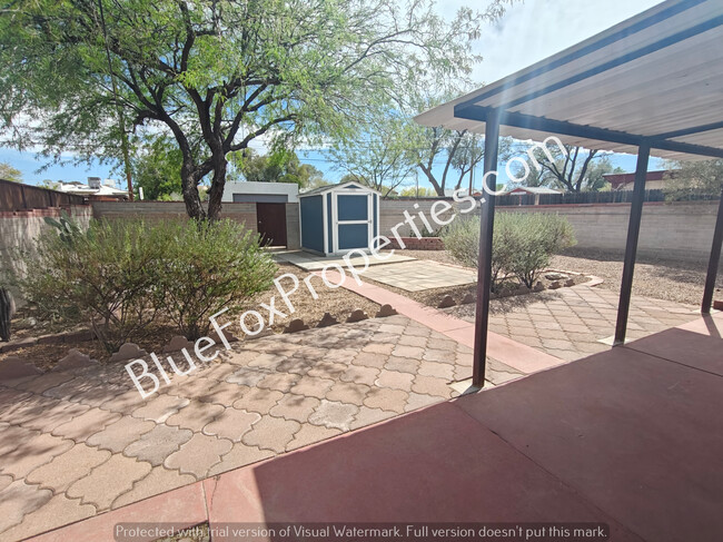 Building Photo - 1510 E Silver St