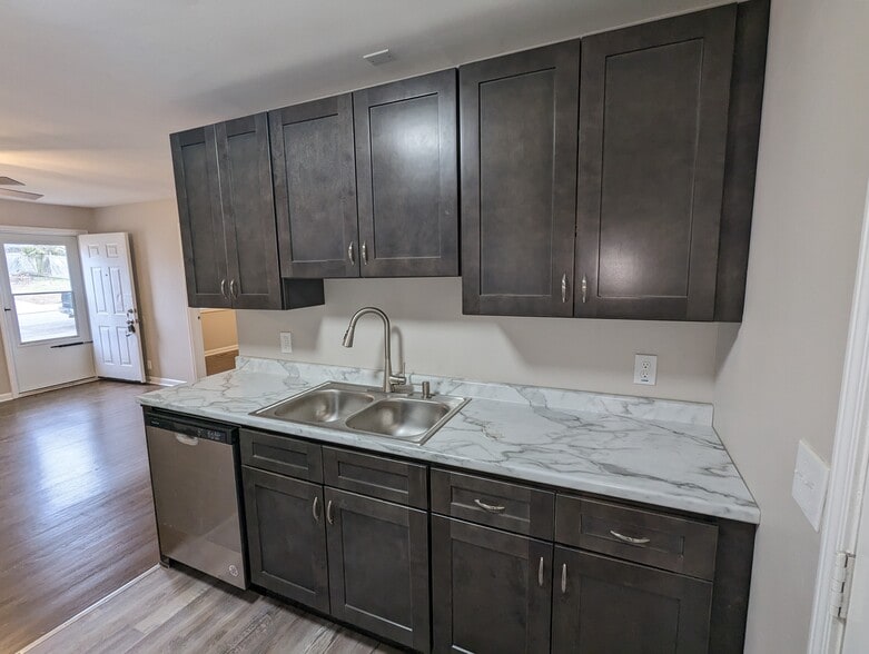 Building Photo - 850 N 2nd St