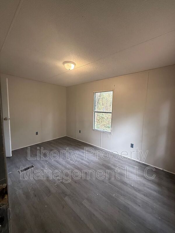 Building Photo - 128 Ed Thomas Rd