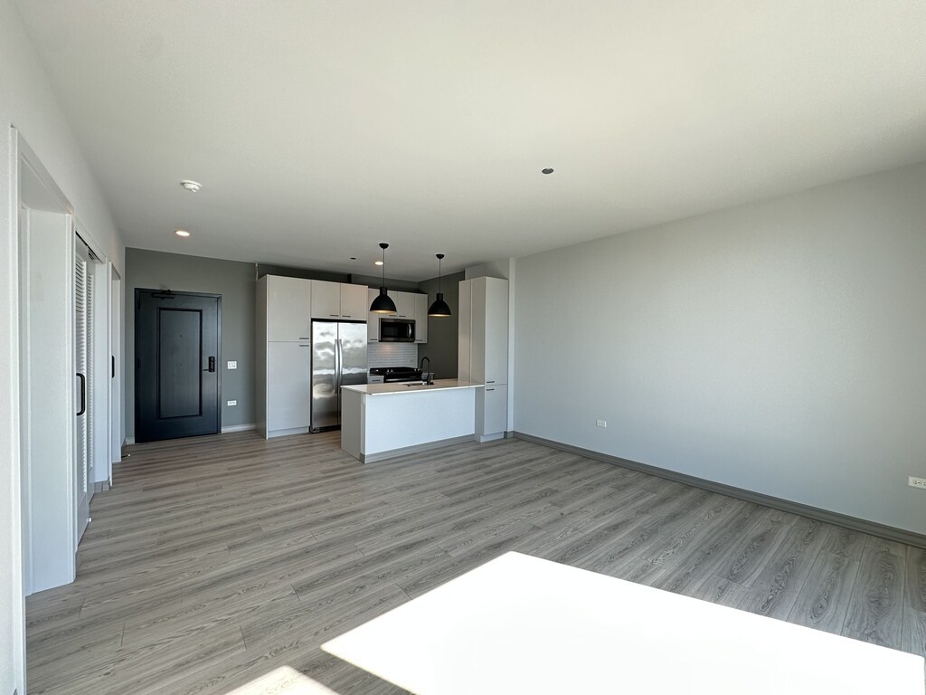 Building Photo - 2155 N Elston Ave