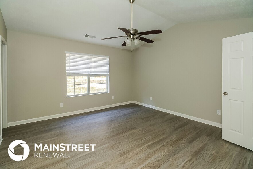 Building Photo - 135 Bond Dr