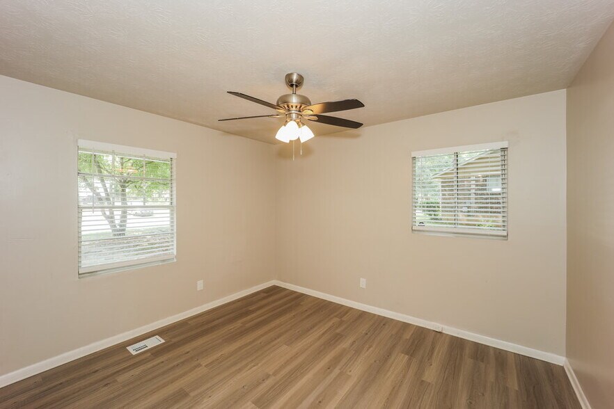 Building Photo - 8268 Dunellen Ln