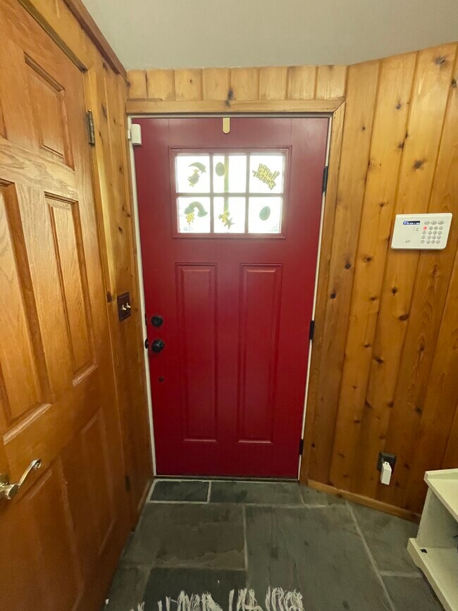 Building Photo - 53 Cornwell Ave