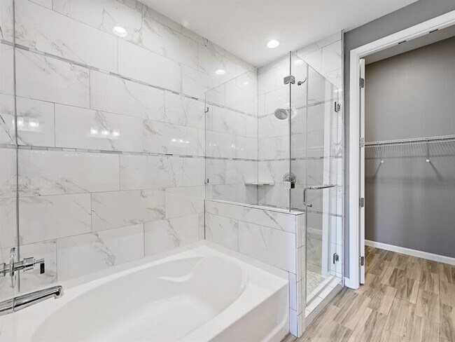 Building Photo - 54 Rainey St