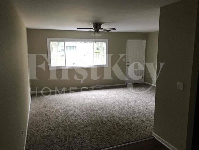 Building Photo - 955 Lorraine Ave