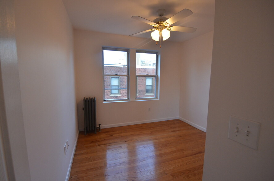 Building Photo - 41 Symphony Rd