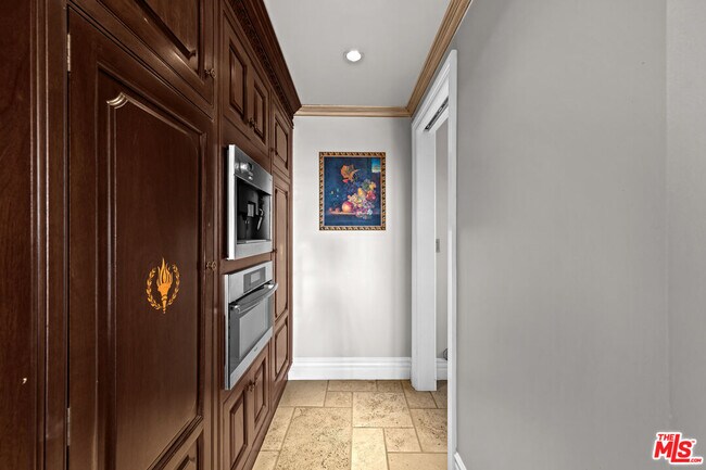 Building Photo - 1575 Alexis Pl