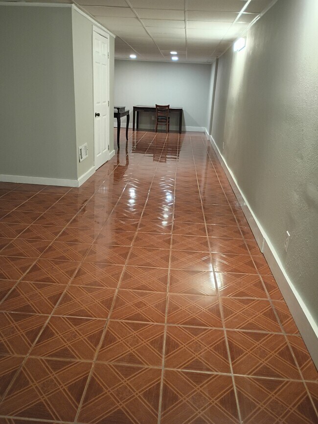 Building Photo - 1279 Alpha Dr