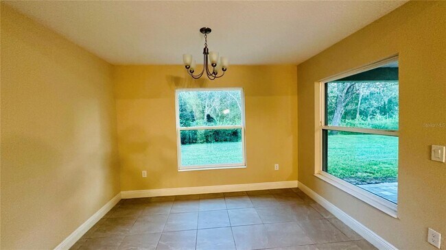 Building Photo - 4340 Lake Shore Dr