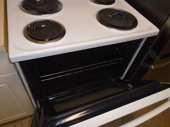 Building Photo - Nice Condo