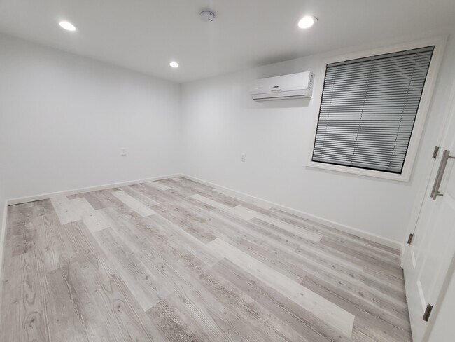 1st bedroom - 7 Bancroft St