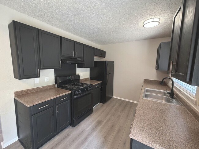 Building Photo - 5263 Charolais Dr