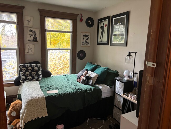 Bedroom #2, 2nd Floor - 508 E Indiana Ave