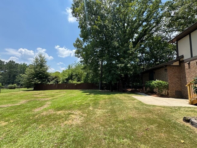 Building Photo - Renovated 3/2.5 House in Chieftain Hills- ...