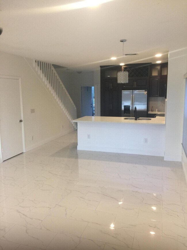 Building Photo - 401 SW 120th Ave