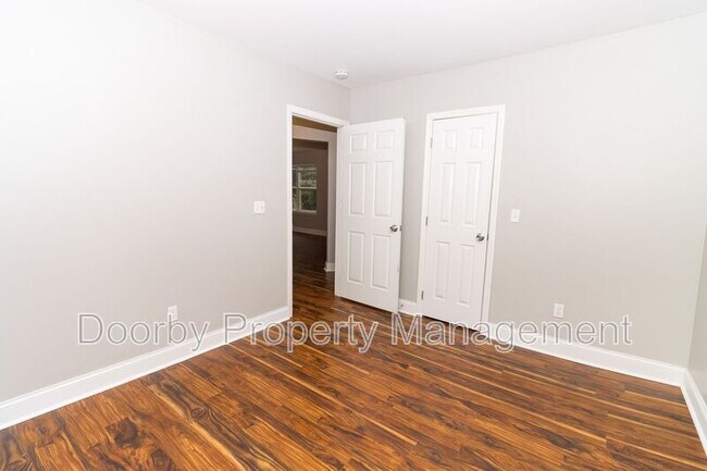 Building Photo - 1712 Tunnel Blvd