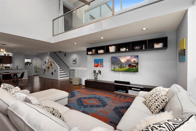 Building Photo - 3044 Commerce St