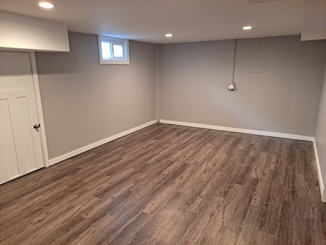 Building Photo - District 66 - 4/2/1 fenced backyard