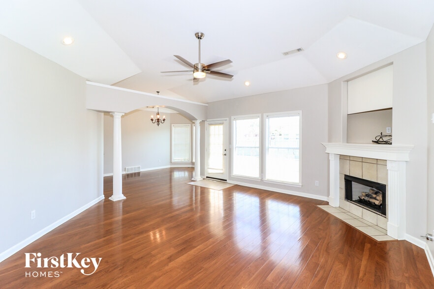 Building Photo - 8181 Short Grass Cove